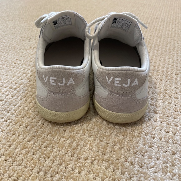 Veja volley women’s leather shoes - Picture 4 of 7